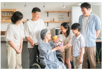 「縁ディングノート」と「遺言」、セットで届ける「人生最後のラブレター」